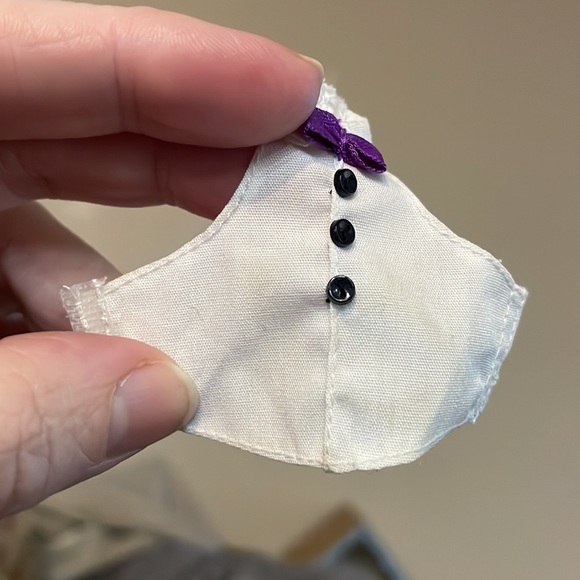 Monster High Clawdeen Sweet 1600 Key, Shoes and White Shirt - Picture 5 of 5